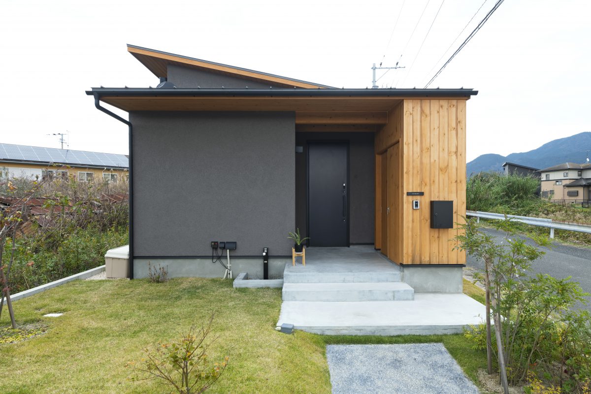 シンプルでスタイリッシュ!今、人気の『片流れ屋根』4選 (福岡注文住宅を建てるには) | より美しく、住み継ぐ | 株式会社長崎材木店一級 ...